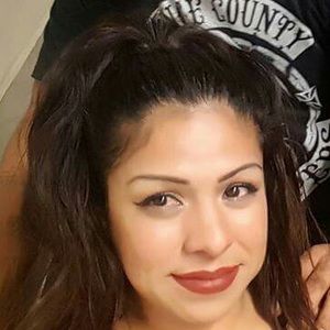 Meet your Posher, Adelita